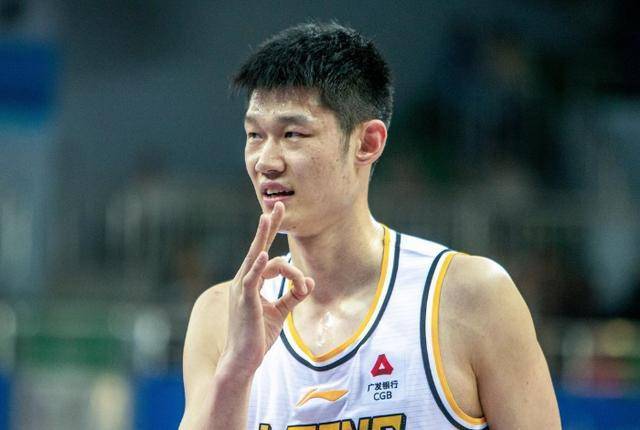 关于胡金秋：低调高效的CBA顶级内线的信息