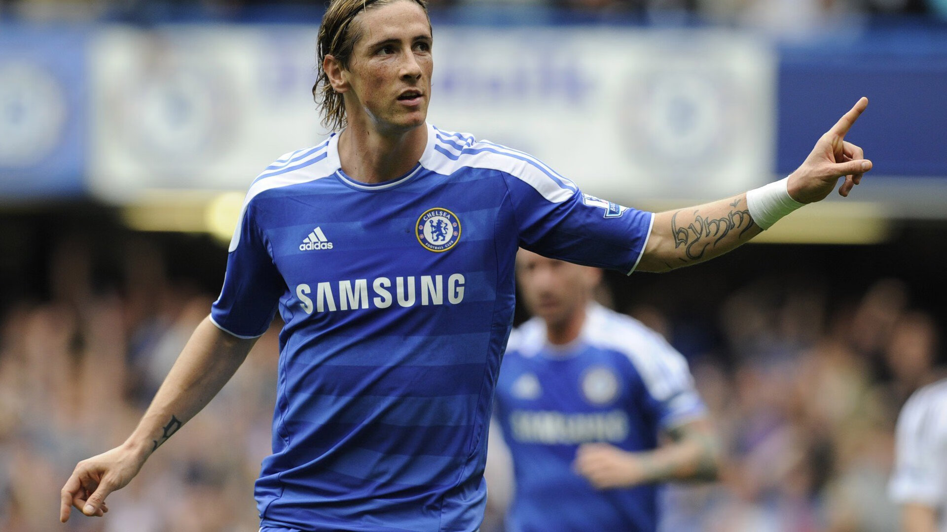 法国中卫红牌+乌龙，成为焦点人物，法国中卫的