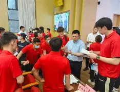 退役运动员进校园：千名冠军当体育辅导员