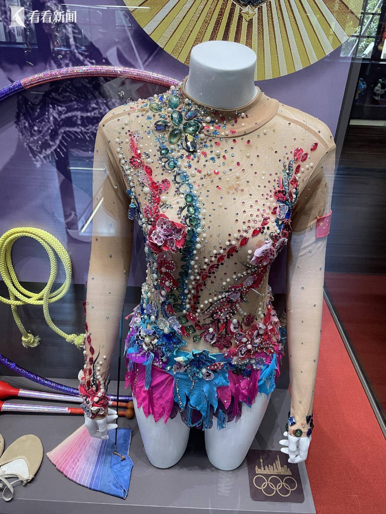 包含体育博物馆新展：百年奥运珍品首亮相的词条