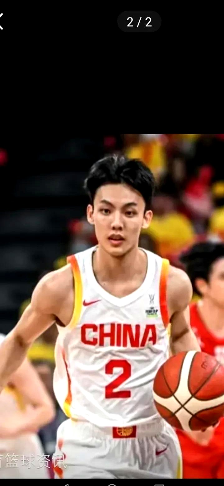 中国男篮世界杯大名单公布：周琦领衔，00后新星入选