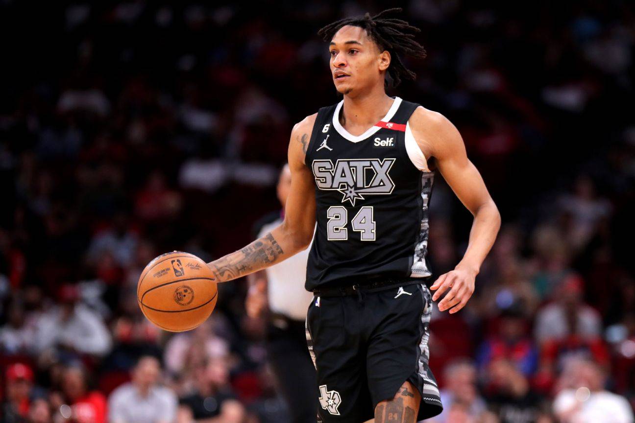 包含文班亚马首秀惊艳，马刺大胜雷霆，新秀砍30+10的词条